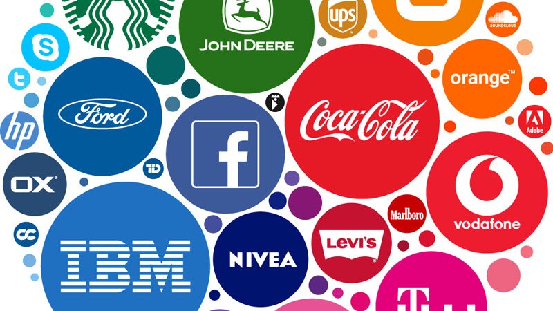 Aprende a crear una identidad visual de marca profesional y coherente para tus anuncios y redes sociales usando Midjourney, sin ser diseñador. Potencia tu branding con IA.